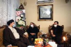 Presence of Seyyed Hassan Khomeini in Martyr Fakhri Zadeh`s house