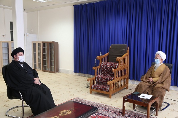 Seyyed Hassam Khomeini, Imam`s grandson, meets Ayatollah Javadi Amoli to discuss various matters 