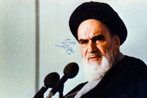 Imam Khomeini advised believers to perform worship with tranquility of mind