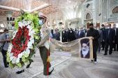 Minister of sports and youth affairs along with personnel pledges allegiance to Imam`s ideals and meet Seyyed Hassan Khomeini 