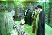 Iraq`s religious and political leader Seyyed ‘Ammar Hakim pays respect to Imam Khomeini
