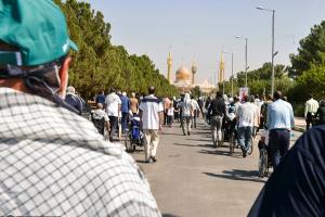 The martyrs’ families, veteran of imposed war and personnel from martyr foundation pledge allegiance with Imam Khomeini’s ideals on defense week