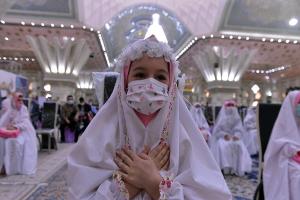 The young children of IRGC’s logistic personnel vow to carry on religious duties during a ceremony at Imam Khomeini’s shrine