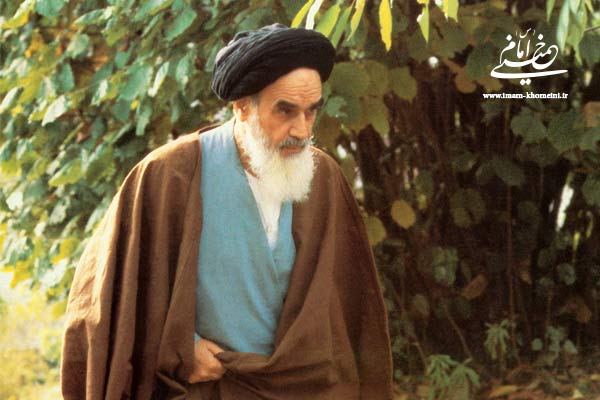 Imam Khomeini warned of the world and love of the self