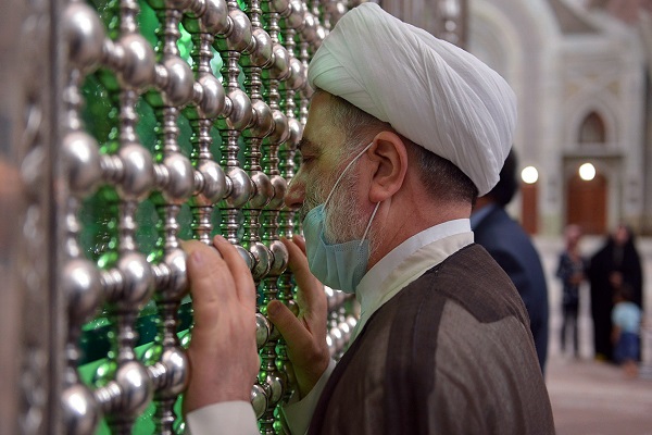 Head of Supreme Council of Iraq Sheikh Hamoudi pledge allegiance to Imam Khomeini by visiting his holy shrine in Tehran 