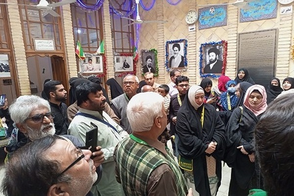 Pilgrims from across Iran and other parts of globe visit Imam Khomeini`s historic residence in the holy city of Najaf.
