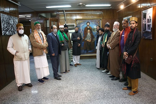 A group of Sunni and Sufis intellectuals from India visit Jamaran complex.
