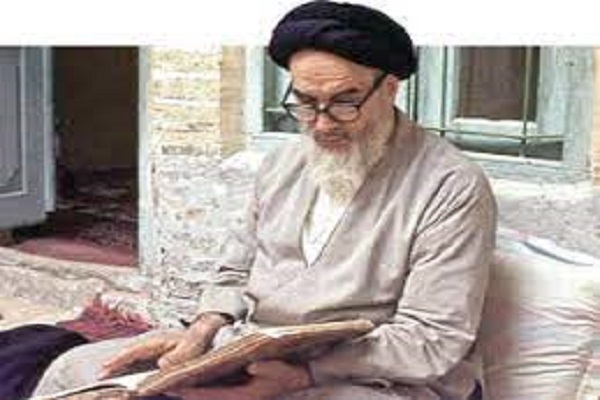Imam Khomeini used to read a vast variety of books 