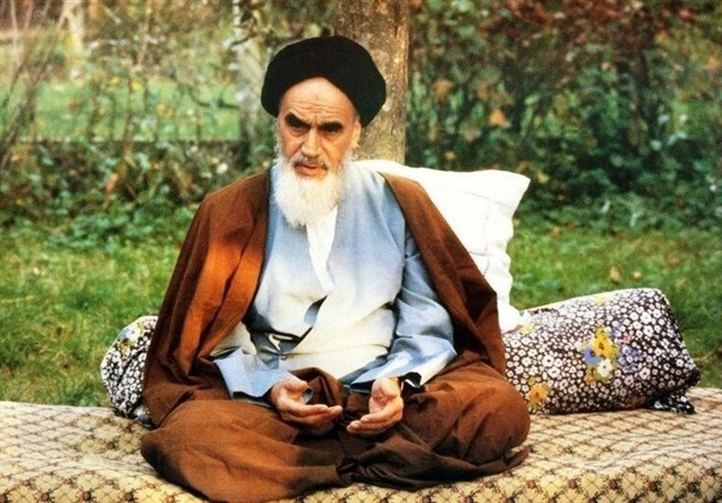 Human being miserably fails to grasp the extent of his own small world, Imam Khomeini explained 