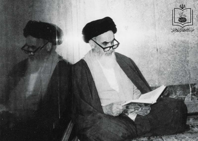  Imam Khomeini introduces himself a humble servant of God   