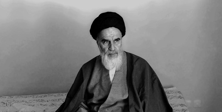 Knowledge should draw man closer to God, Imam Khomeini explained 