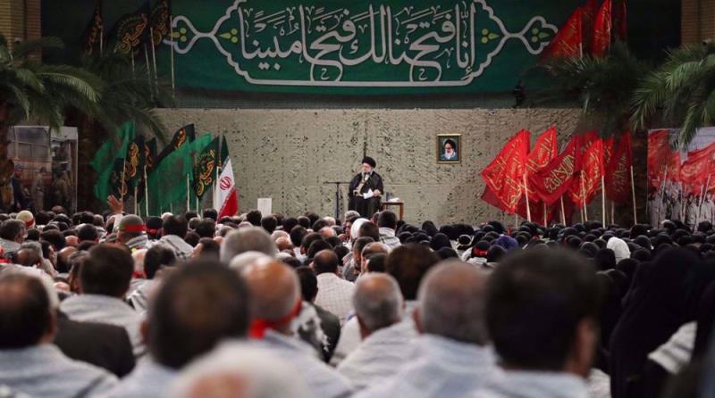 Leader says holy defense helped Iran discover its greatness  