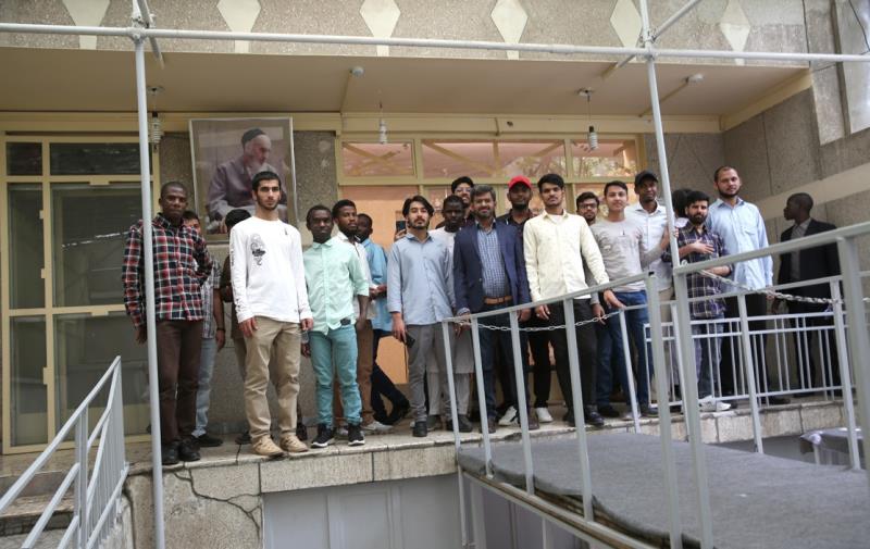 A group of foreign students visited Jamaran.