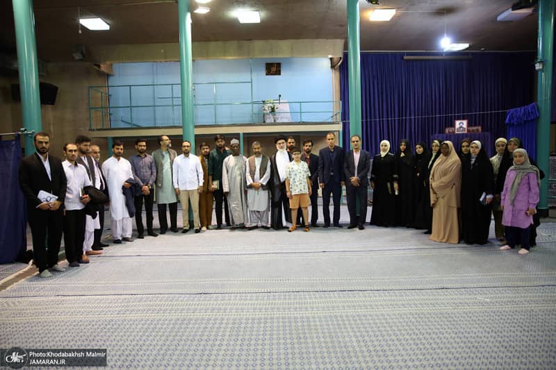 Foreign guests,  intellectuals visit Imam Khomeini’s residence, art complex