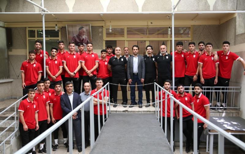 The meeting of the members of the national youth football team of Iran with Seyed Hassan Khomeini.