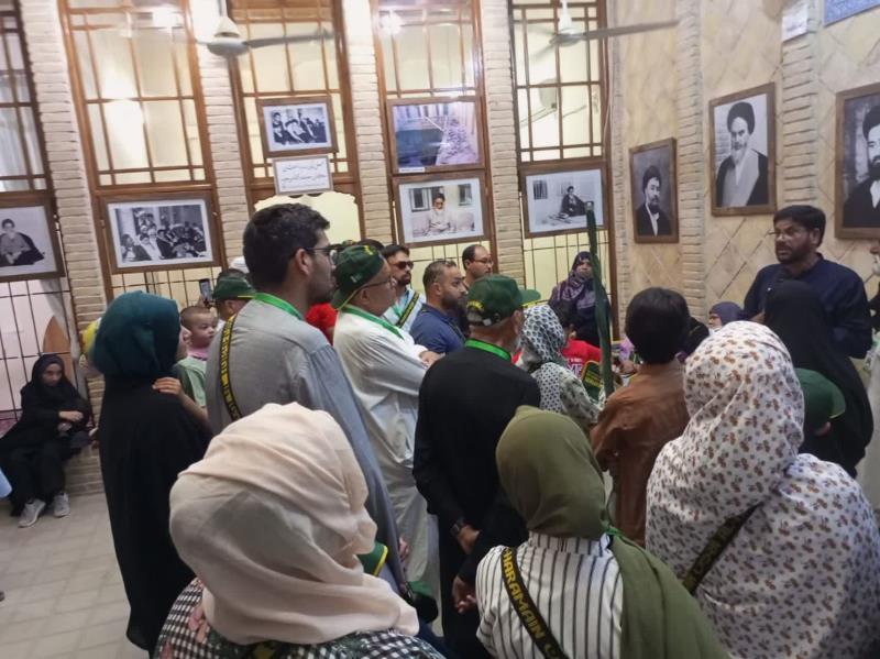 The visit of the Pakistani caravan to the historic house of the Imam in Najaf on the occasion of the 35th anniversary of the death of the Imam (S)