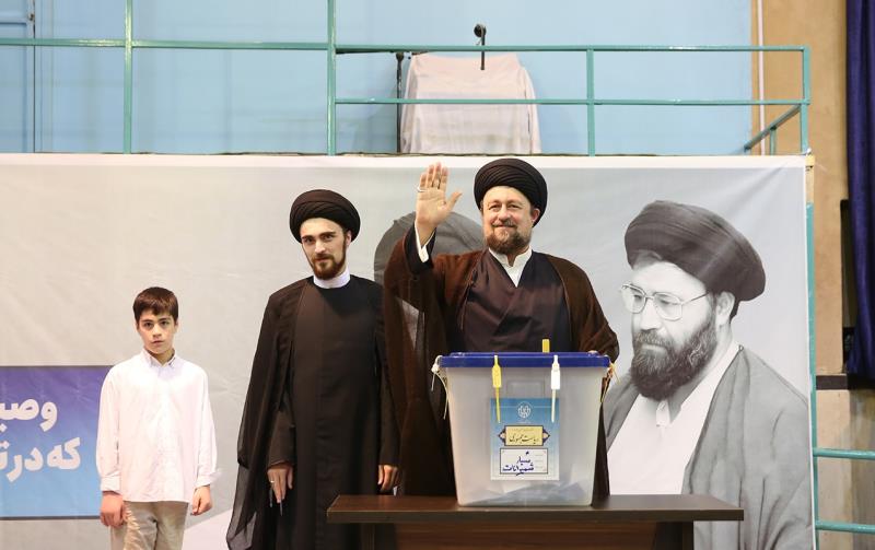 Seyyed Hassan Khomeini`s presence in the 14th presidential election in Hosseinieh Jamaran