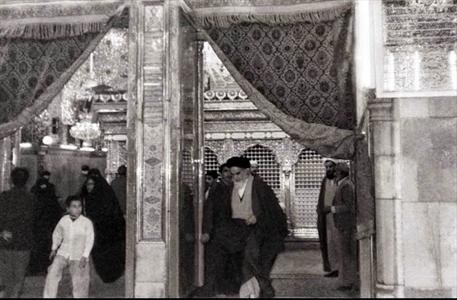  Imam Khomeini used to move 7th Muharram onward to Karabla