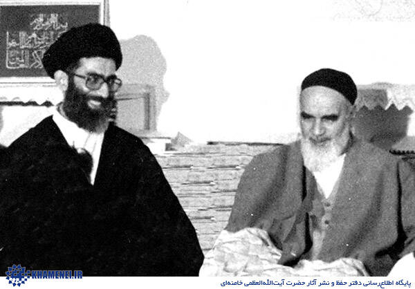 Imam Khomeini`s advice on optimism in perusing goals