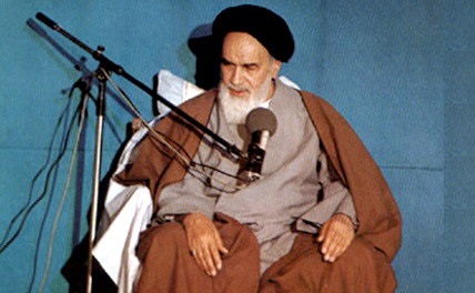 Imam Khomeini: Hearts of divine angels are centered on the holy shrine of Imam Reza (PBUH).