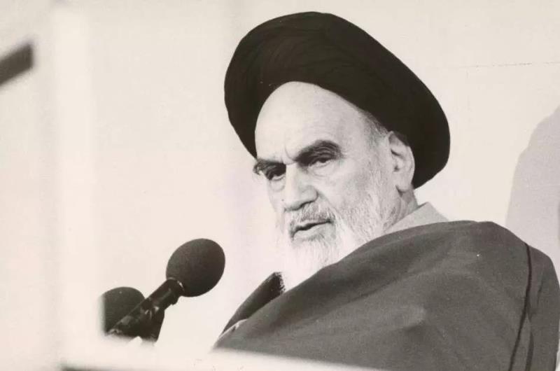 Imam Khomeini explained spiritual and social harms of pride