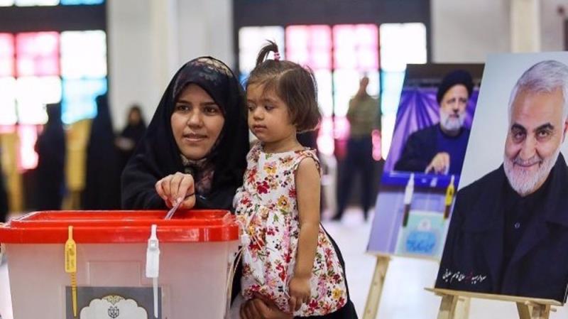 Iran election runoff: Voting time extended by two hours