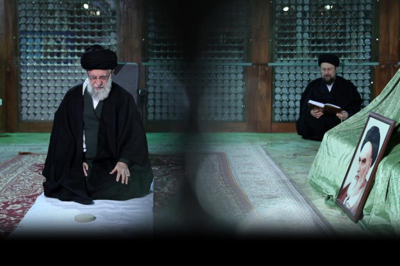 Leader paid visit to Imam Khomeini`s holy shrine ahead of revolution anniversary