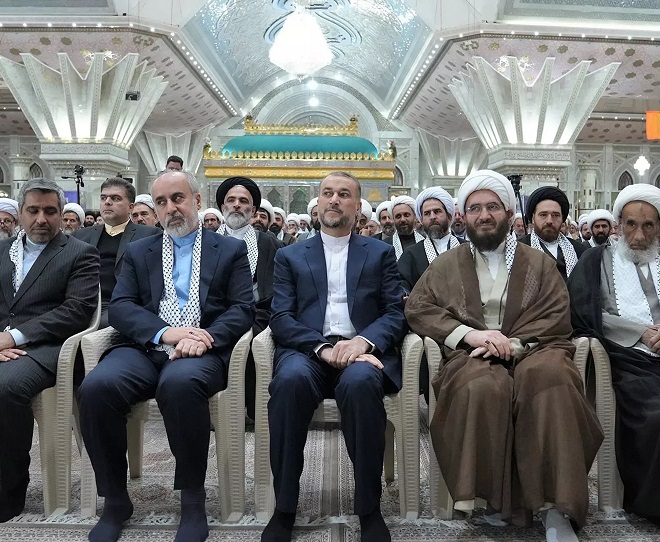    The foreign minister meets with Friday prayer leaders at Imam Khomeini’s shrine