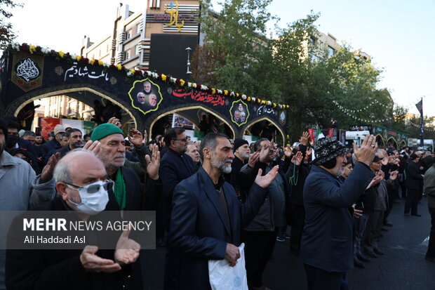 Iranians mark martyrdom anniversary of Hazrat Fatemeh (PBUH)