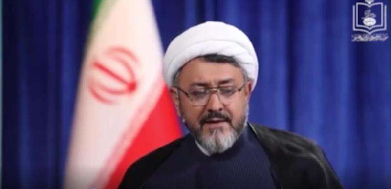 A gift by Martyr General Qasem Soleimani  to Hojjat al-Islam Dr. Ali Komsari