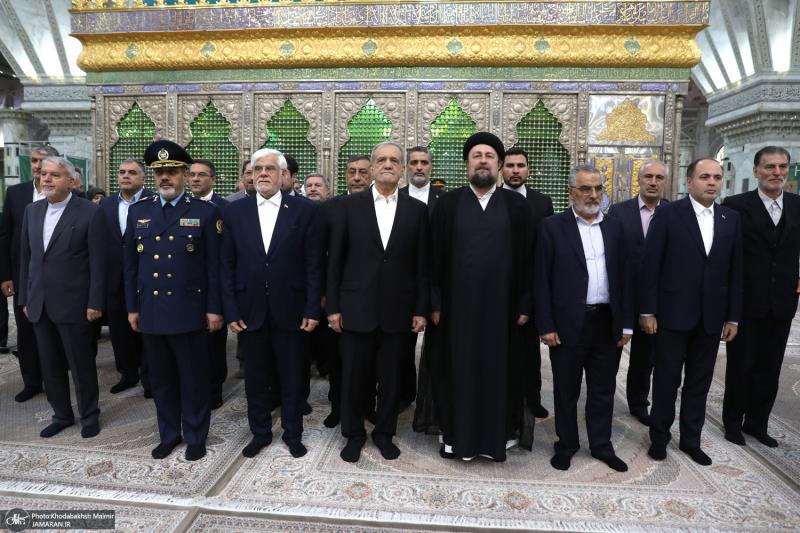 Renewal of the President and members of the government`s covenant with the ideals of Imam Khomeini (PBUH)