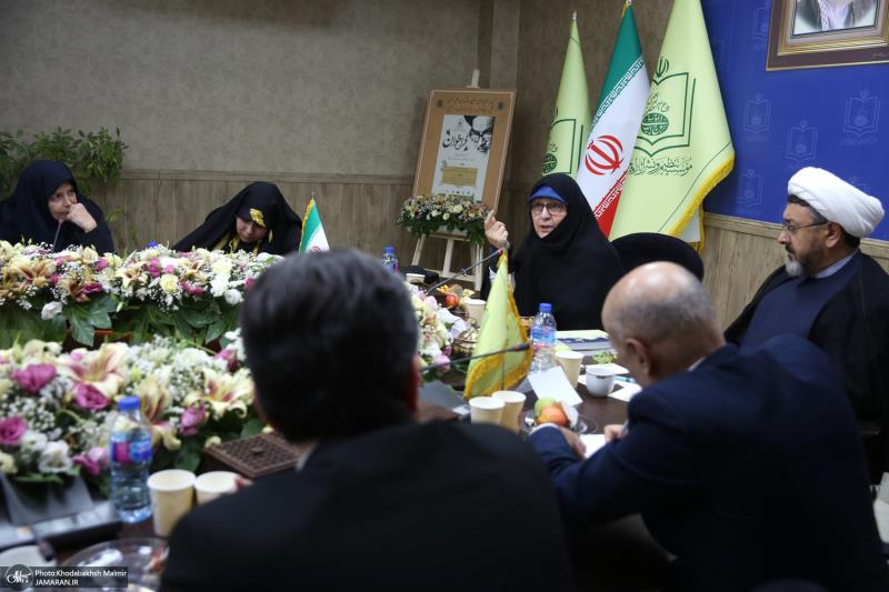 The first women`s meeting in the religious and philosophical thought of Imam Khomeini (AS)