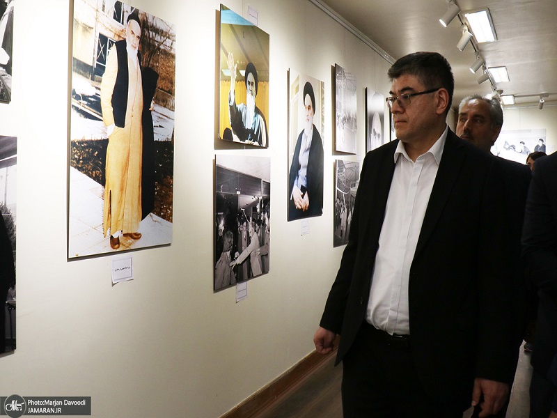 The Uzbek ambassador to Iran visited the historic shrine of Imam Khomeini during the fourth cultural week "On the Throne of the Sun"