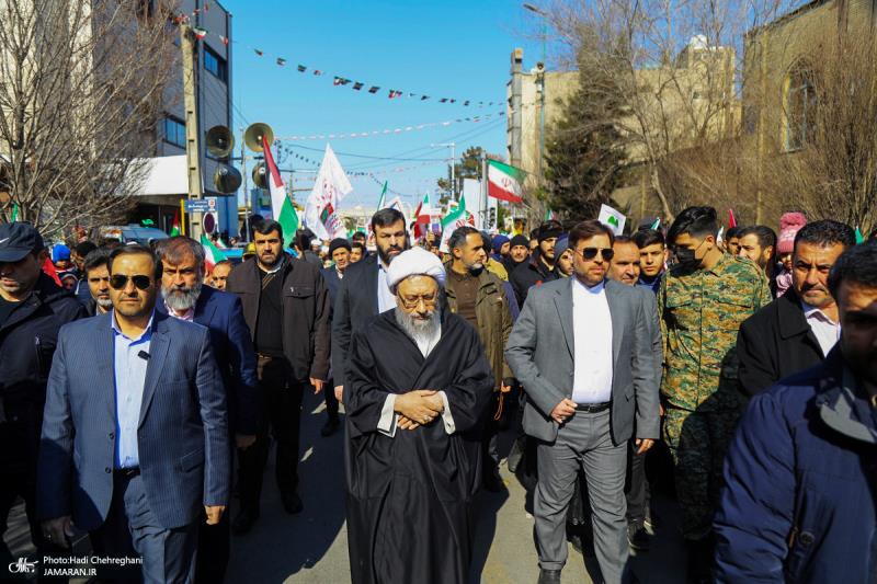 A magnificent march on the 22nd of Bahman in Qom on the occasion of the 46th anniversary of the victory of the Islamic Revolution