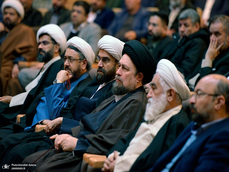 An intimate meeting of the loyal companions of Imam Khomeini (pbuh)