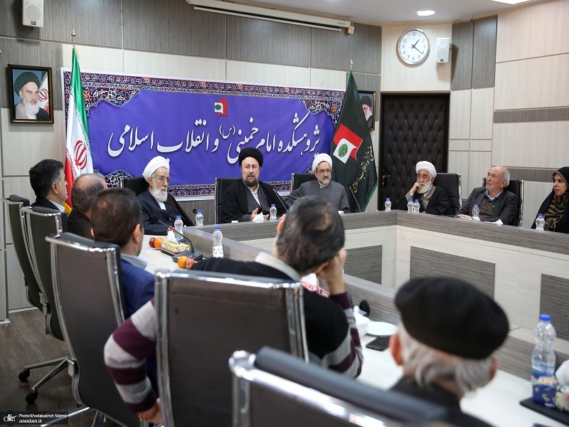 The presence of Seyyed Hassan Khomeini in a scientific gathering on the occasion of the research week at the Research Institute of Imam Khomeini (PBUH) and the Islamic Revolution