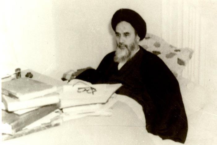 Imam Khomeini stresses discovering the ultimate goal of God from Quranic verses.
