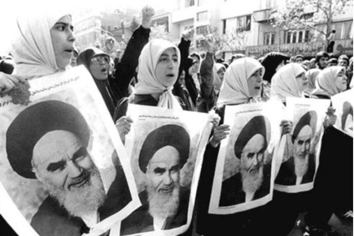 Status of women in Imam Khomeini’s view and ideals 