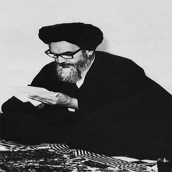Imam Khomeini`s opposition to the capitulation bill
