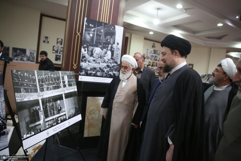 Seyyed Hassan Khomeini`s visit to the photo exhibition "Imam of the Nation"