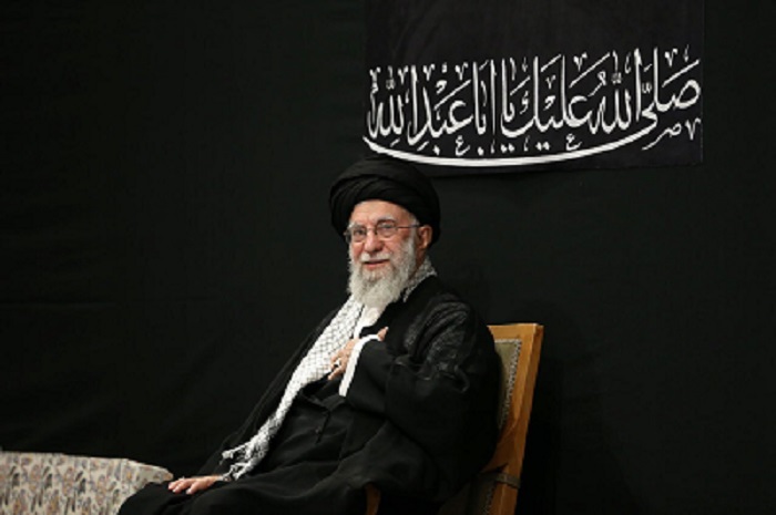 Leader leads Ashura night mourning ceremony in Tehran