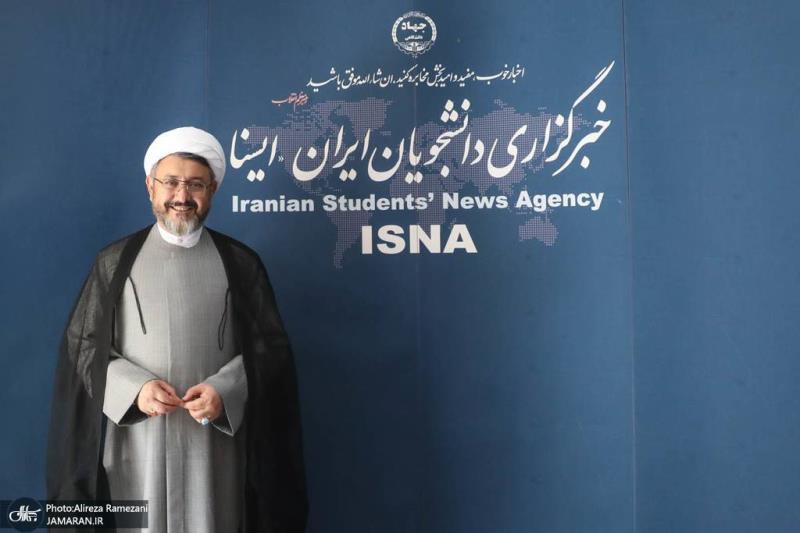 Dr. Ali Komsari visits various departments of ISNA news agency