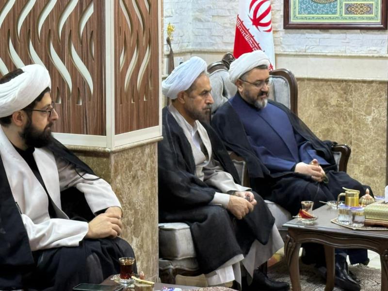Dr. Komsari meets head Imam Khomeini college in Najaf to boost cooperation