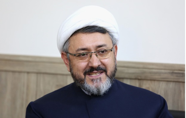 DR. Komsari stresses to develop new approach while promoting Imam`s ideals and interacting with youth 