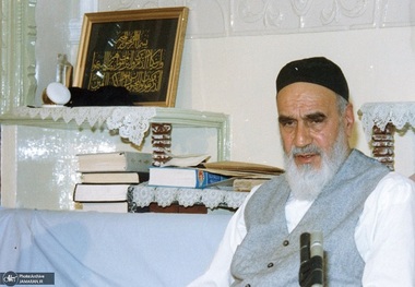 Polytheists causing harm to themselves, Imam Khomeini explained