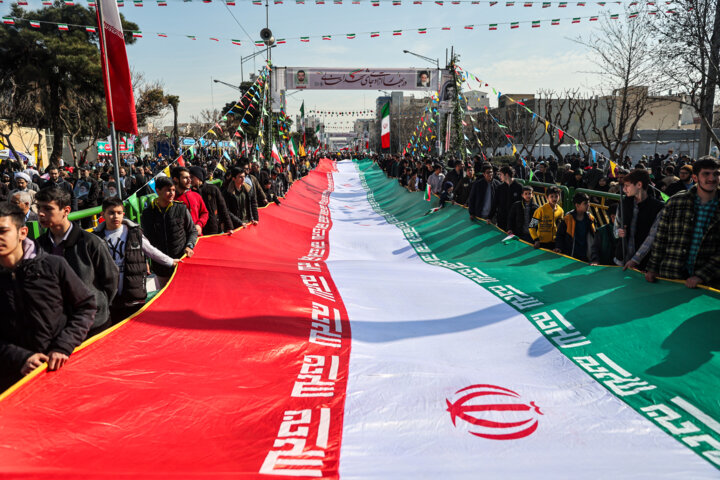 Iranians mark 46th anniversary of Islamic Revolution with nationwide massive rallies 