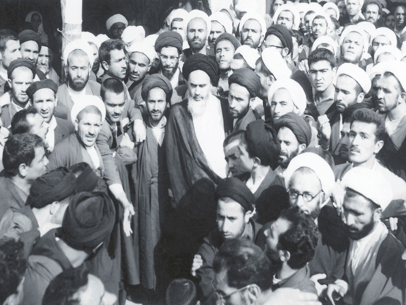 Imam Khomeini: “Let us entrust the economy to  people”