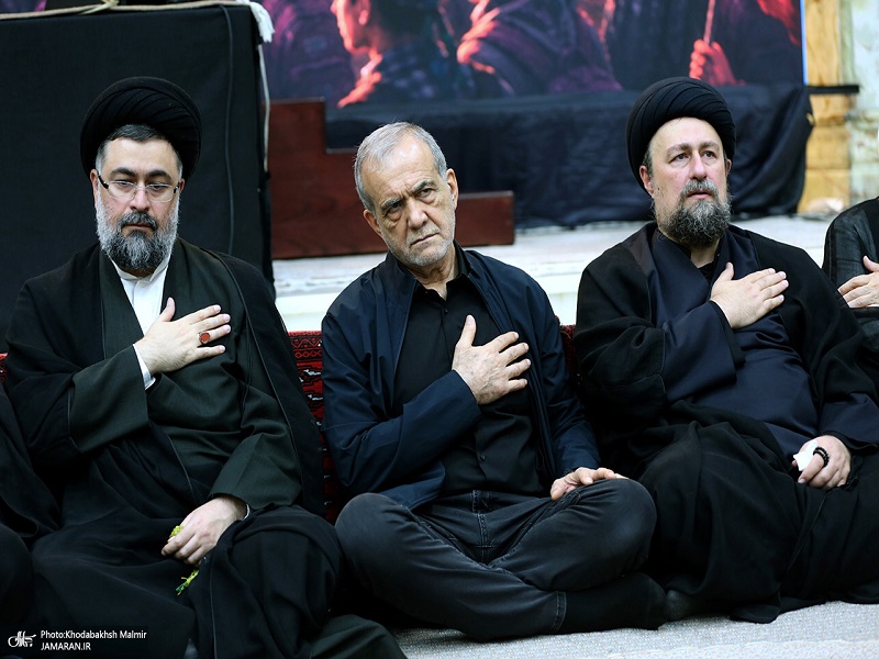Mourning ceremony held on night of Ashura at Imam Khomeini`s shrine
