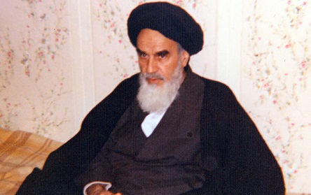 Al-Ahmad`s narration of the meeting of members of the Etelaat newspaper with the Imam