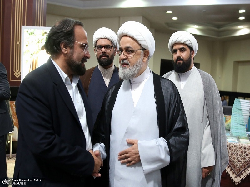 Guests of the Islamic Unity Conference visited the Imam Khomeini Shrine Exhibition